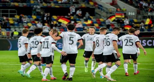 لوف: على قائدي المنتخب الألماني بذل أقصى جهد لهم أمام البرتغال
